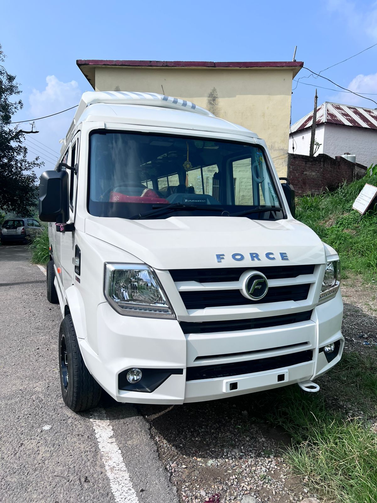 Force Tempo Traveller 17-Seater